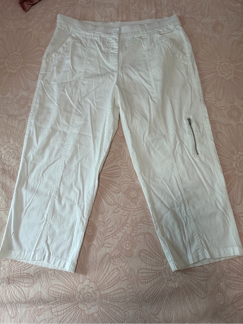 Coral Bay White Women's Crop Pants